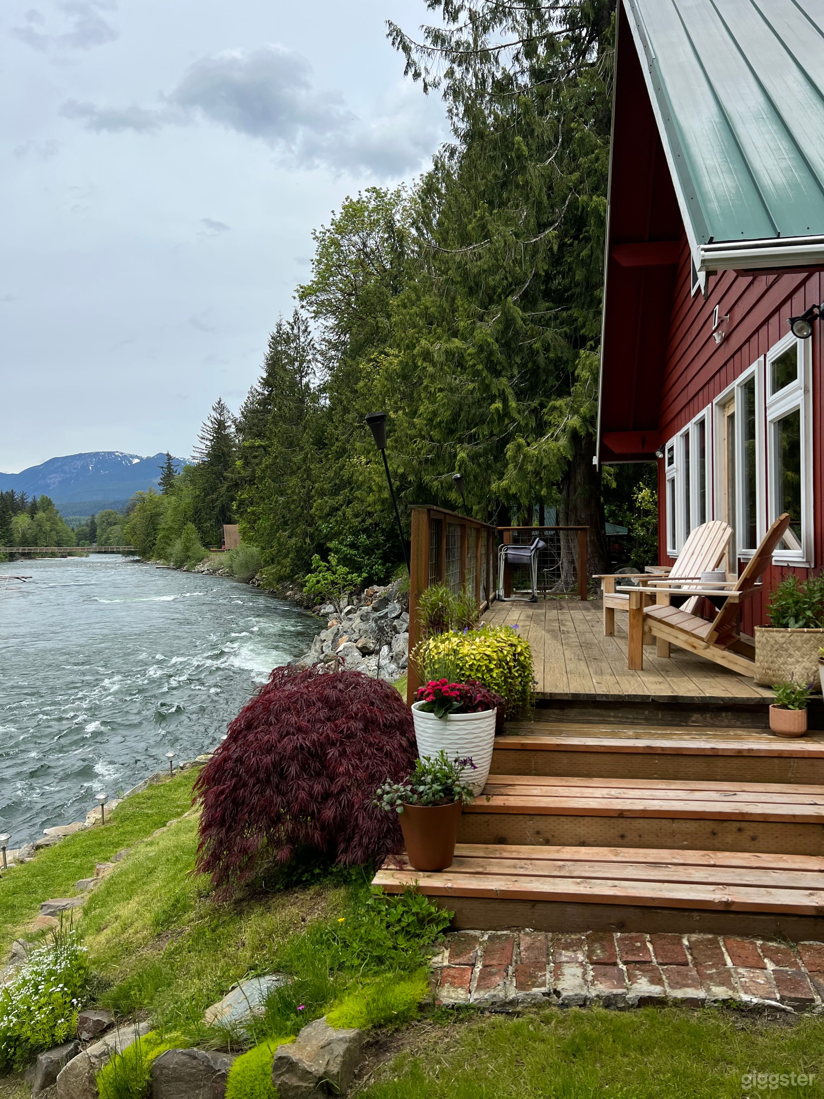 Sky Mountain House-Magestic River front views! In Photo 2