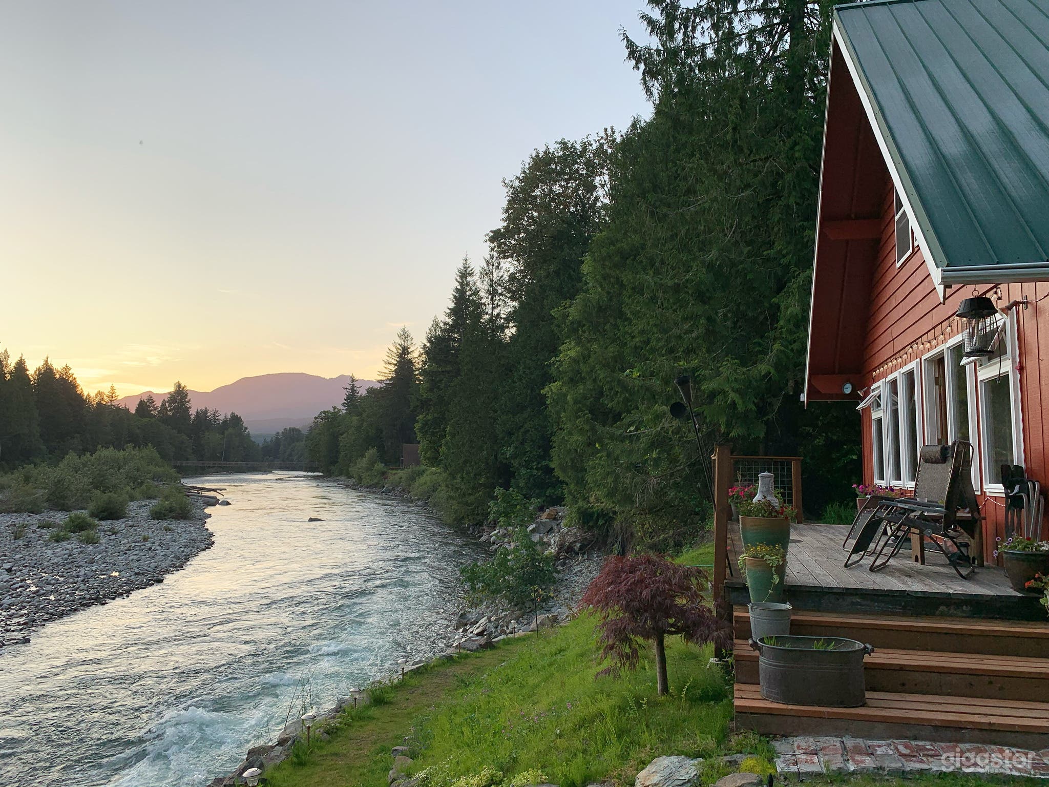 Sky Mountain House-Magestic River front views! In Photo 1