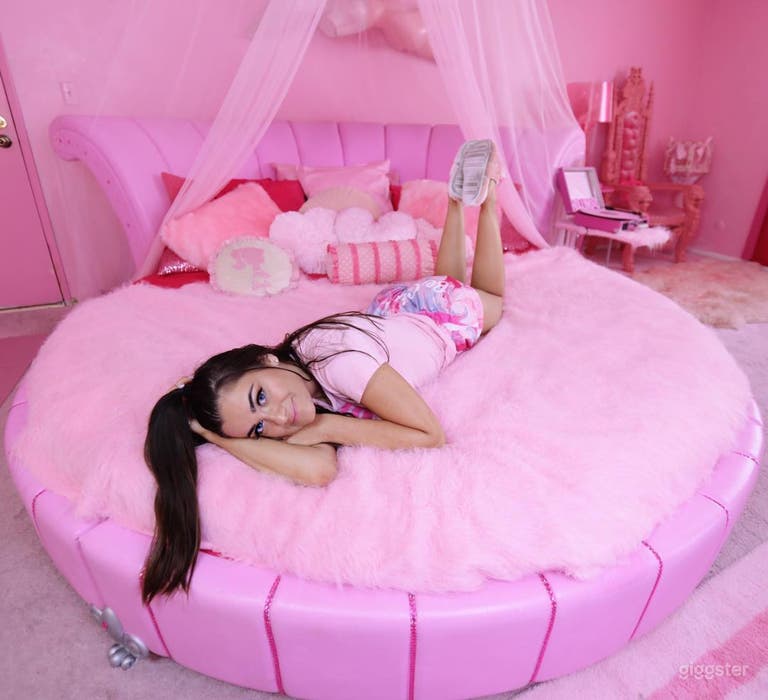  Famous Youtuber Cloe Couture does 2 videos at The Pink Palace.  