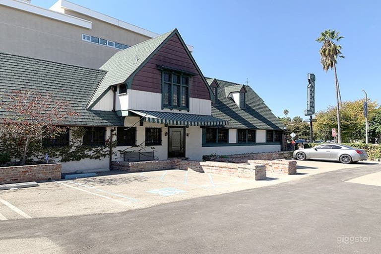  Restored Mid-City Irish Pub 