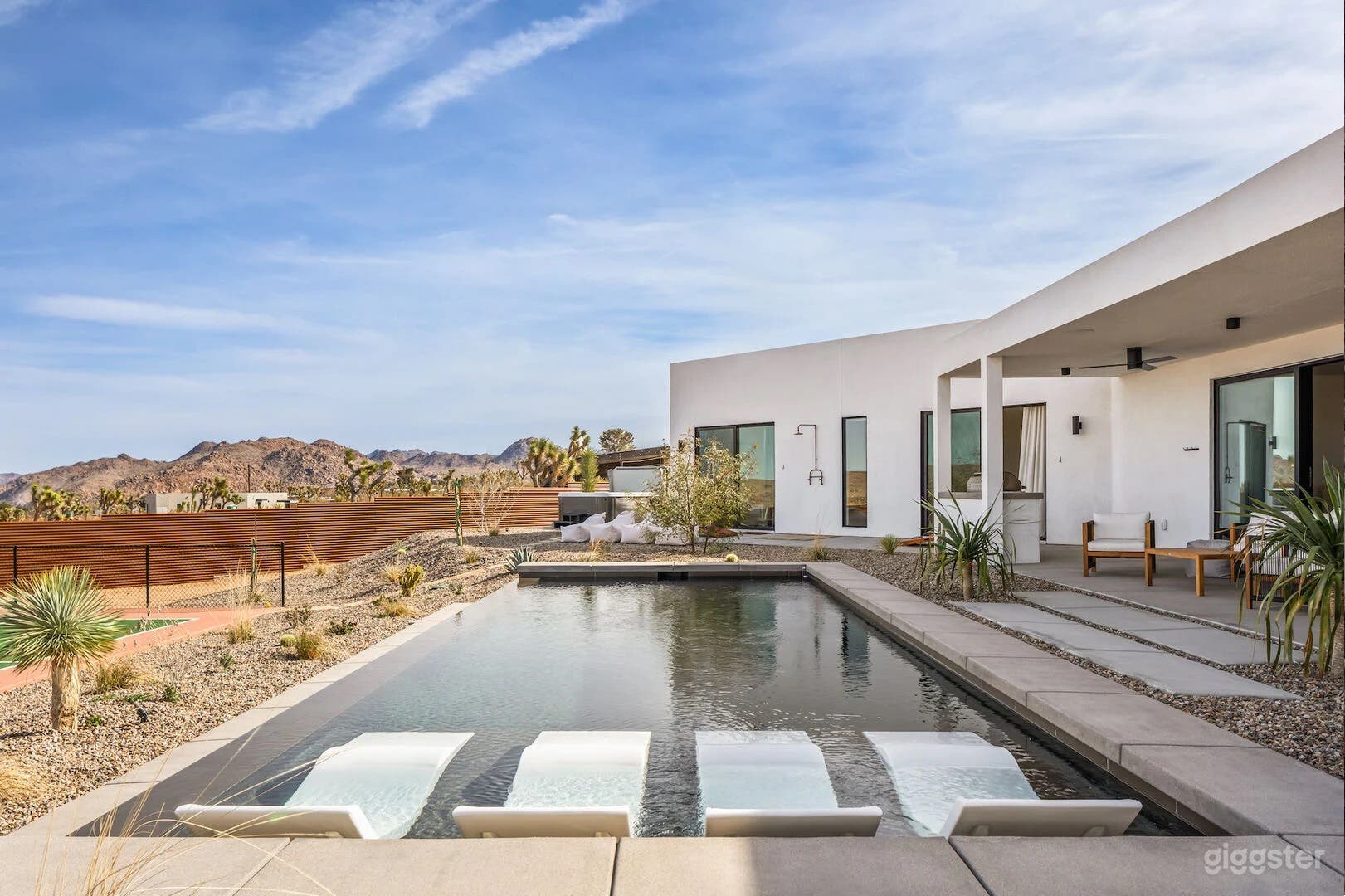 Jupiter Infinity Pool Photo 2