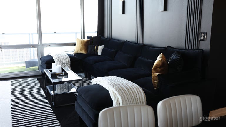  Penthouse Oasis W/ Wrap-Around Balcony & Stunning 