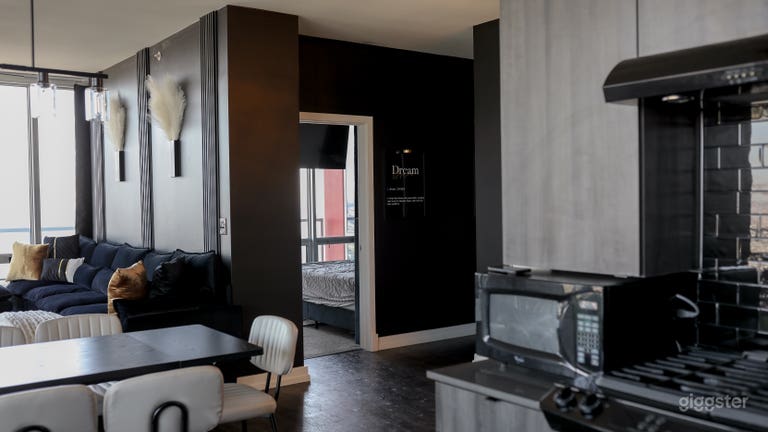  Penthouse Oasis W/ Wrap-Around Balcony & Stunning 