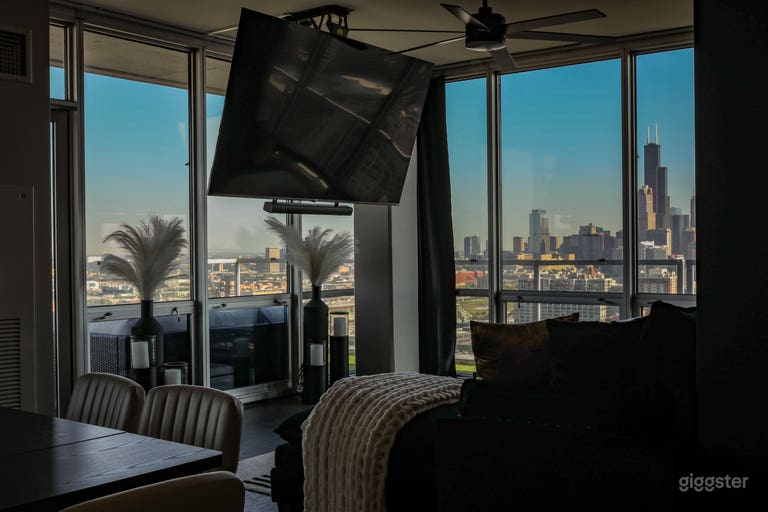  Penthouse Oasis W/ Wrap-Around Balcony & Stunning 