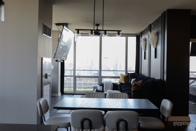  Penthouse Oasis W/ Wrap-Around Balcony & Stunning 