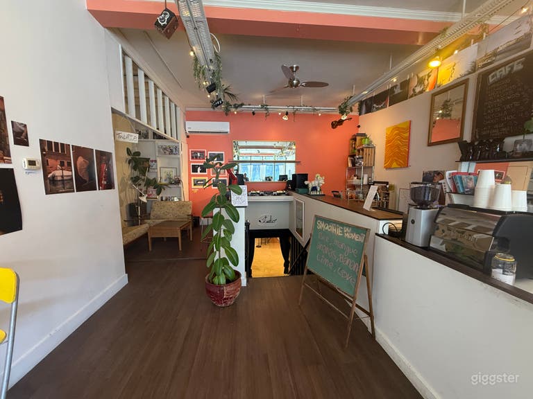  Café shop in the heart of the Plateau 
