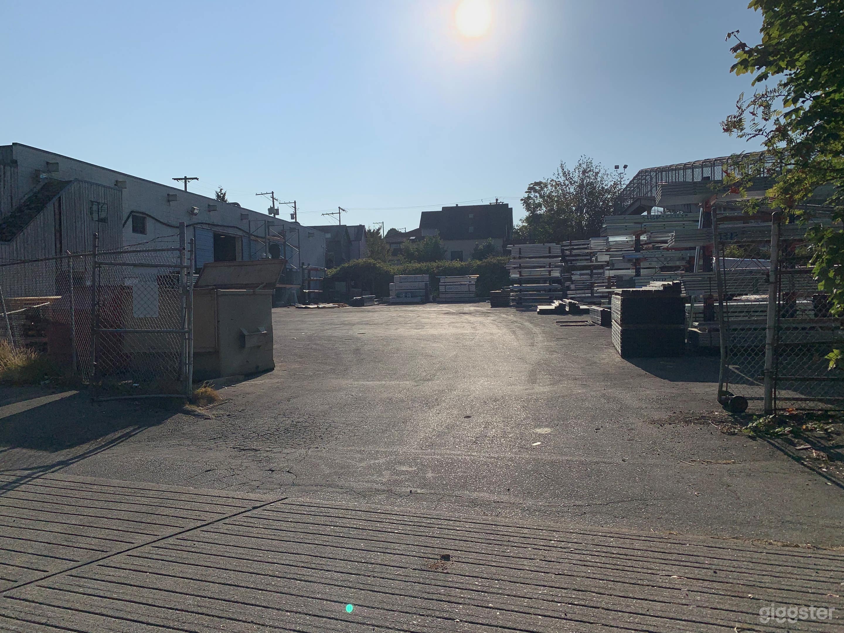 Modern Industrial Warehouse with Office & Fenced Yard Photo 4