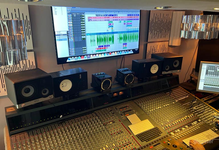  Professional Recording Studio/ Dolby Room 