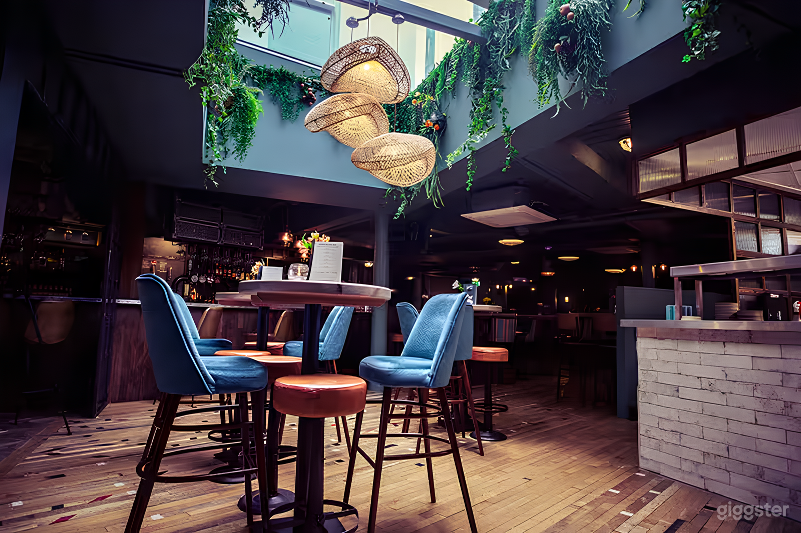 Behind the Arch - BROMLEY Photo 1