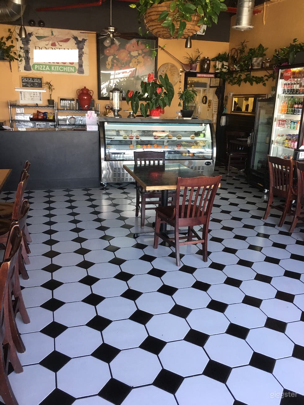 #7000 Diner/Cafe Woodland Hills Photo 3