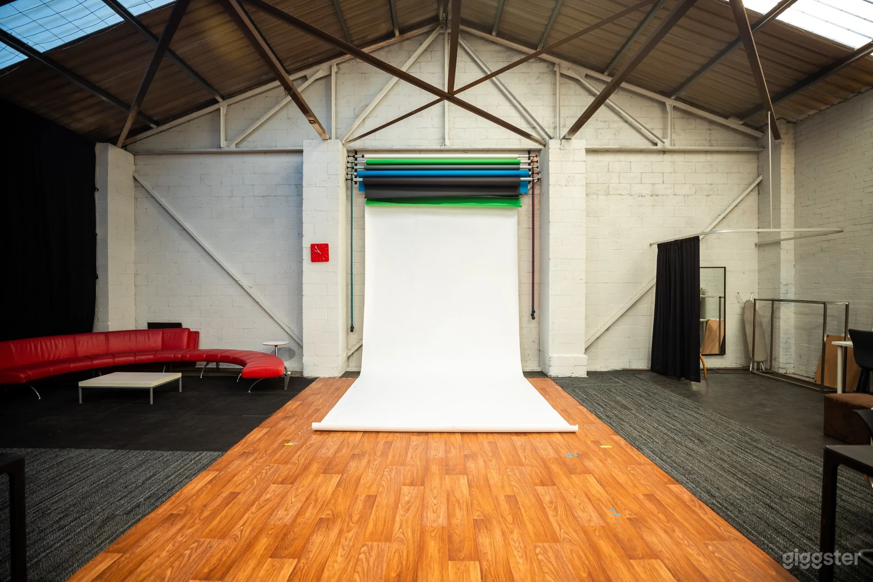 SYDNEY STUDIO 2 Photo 1