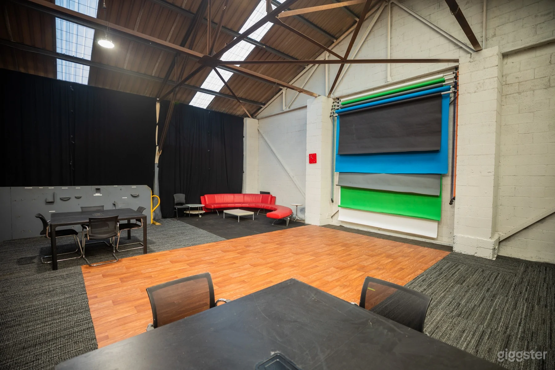 SYDNEY STUDIO 2 Photo 4