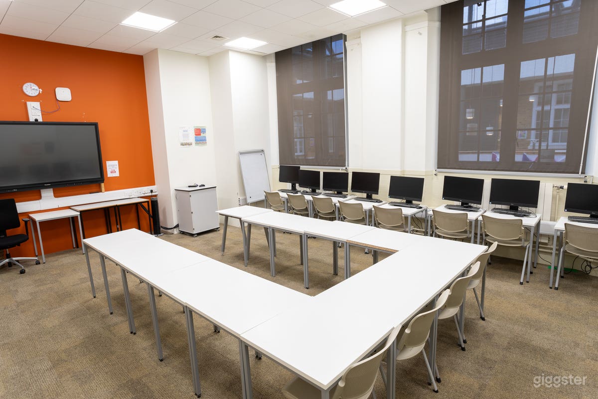 Computer Suite - Westminster  Photo 3