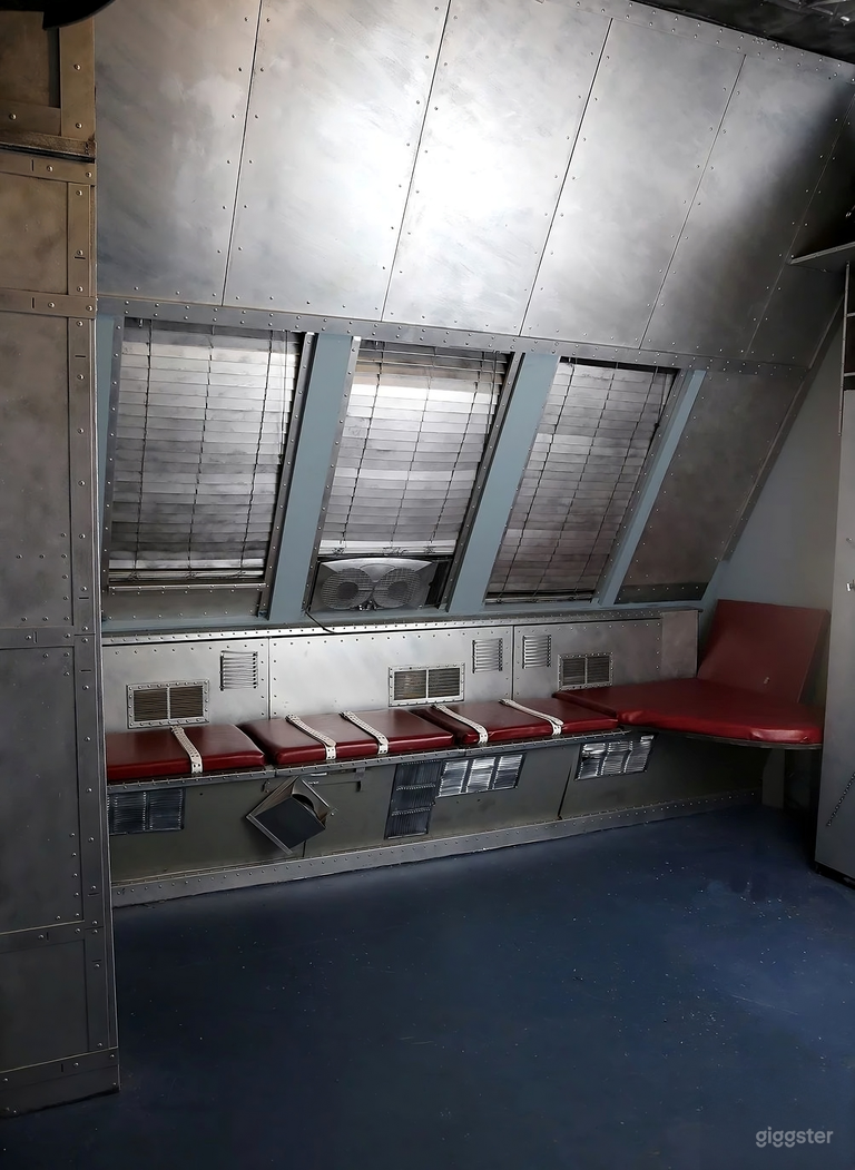  Sci-Fi/Industrial Loft with White/Black/Green 