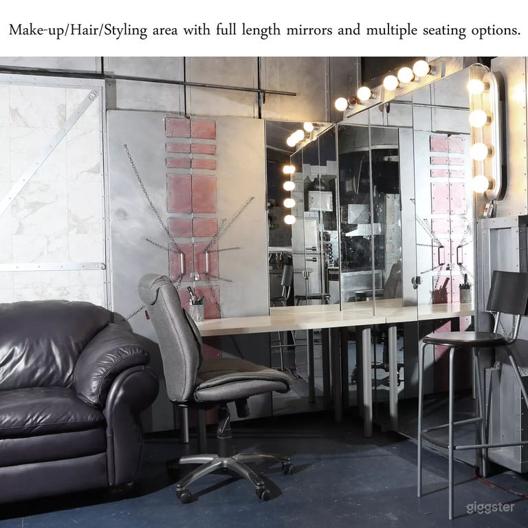  Hair/make-up area 