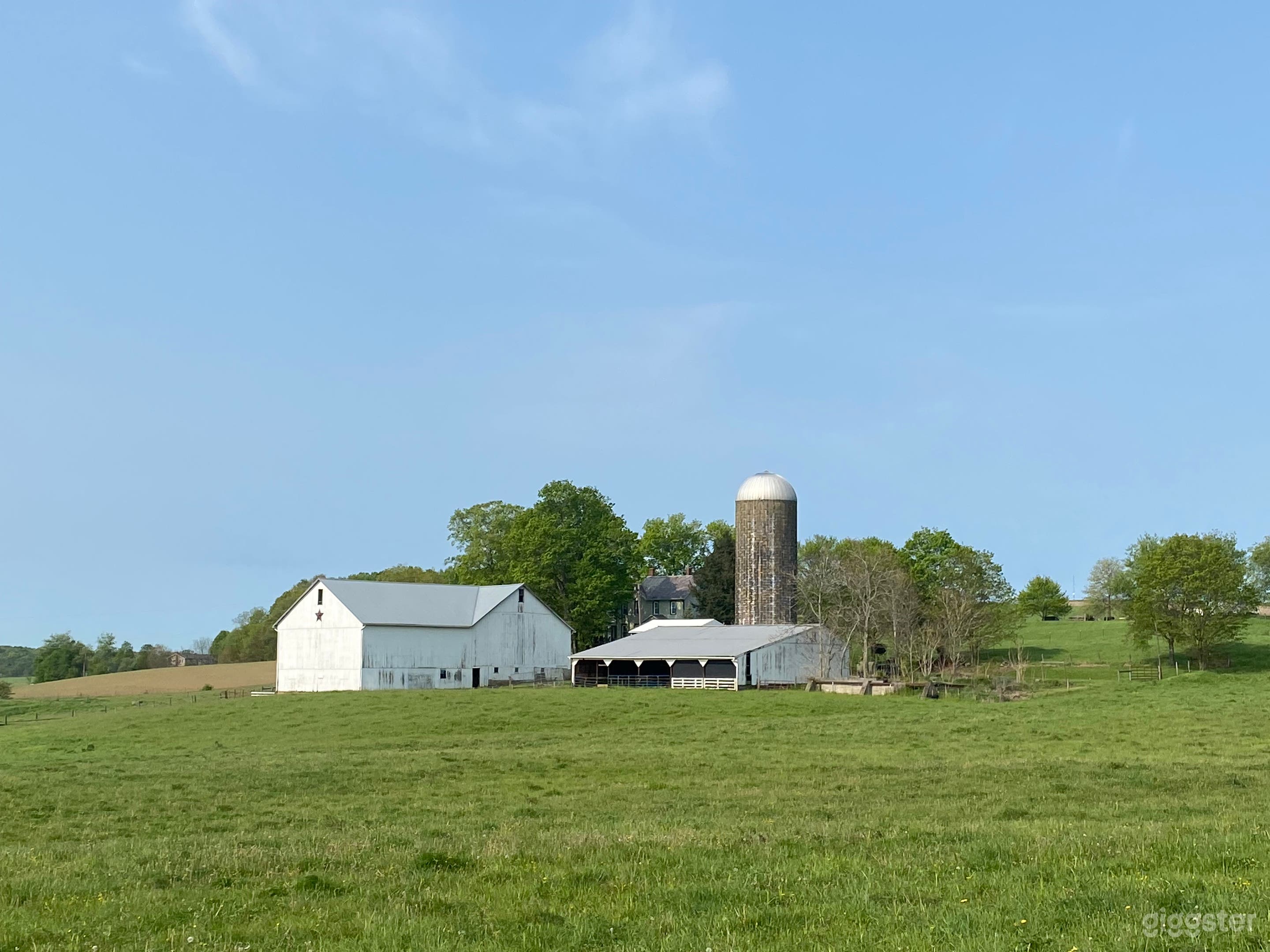 Classic Midwest Farmhouse on Private 140 Acres Photo 1