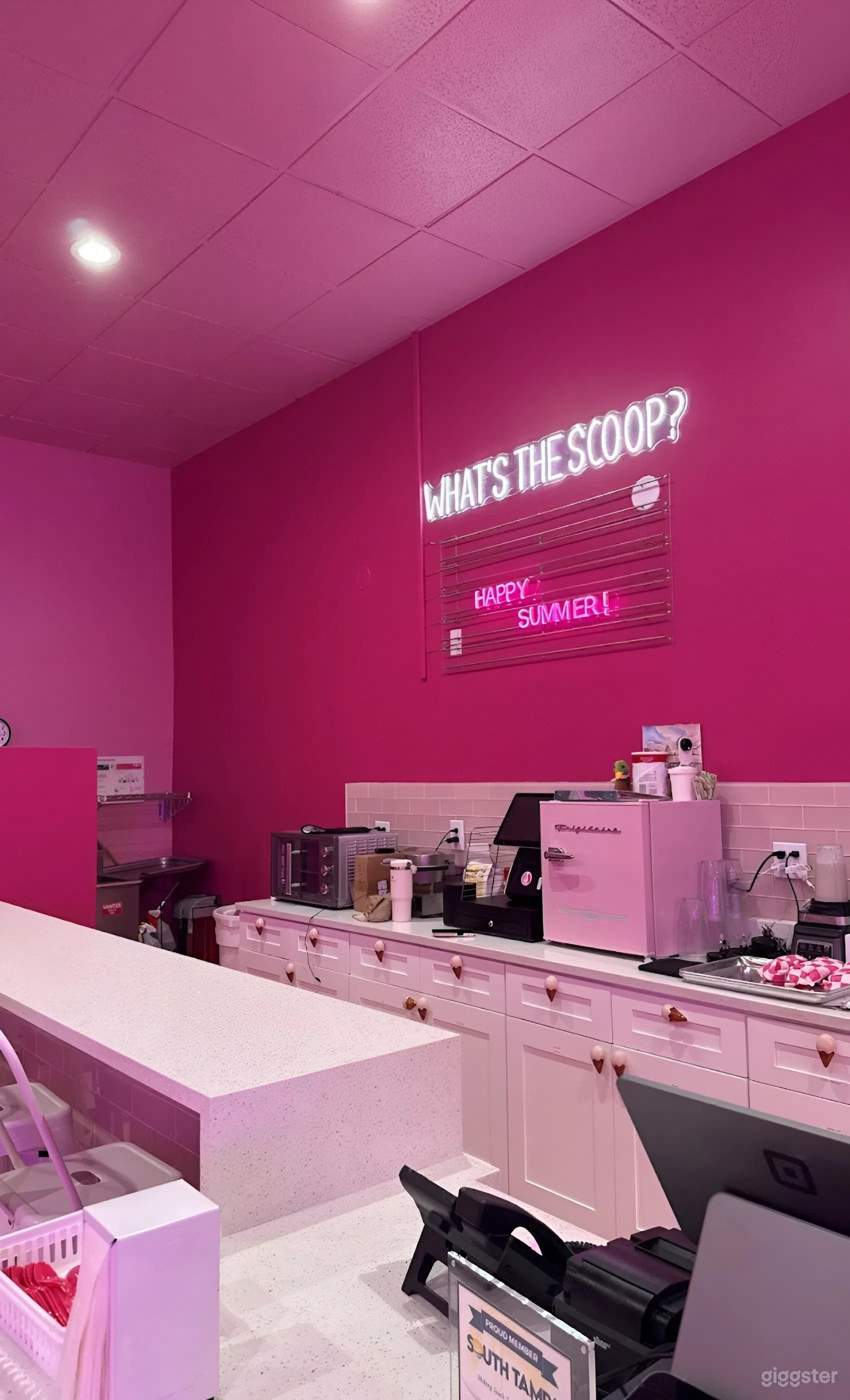 Fabulous Pink Venue for Parties and Pop-Ups Photo 2