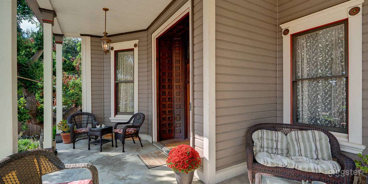 Elegant Queen Ann Victorian Home Photo 3