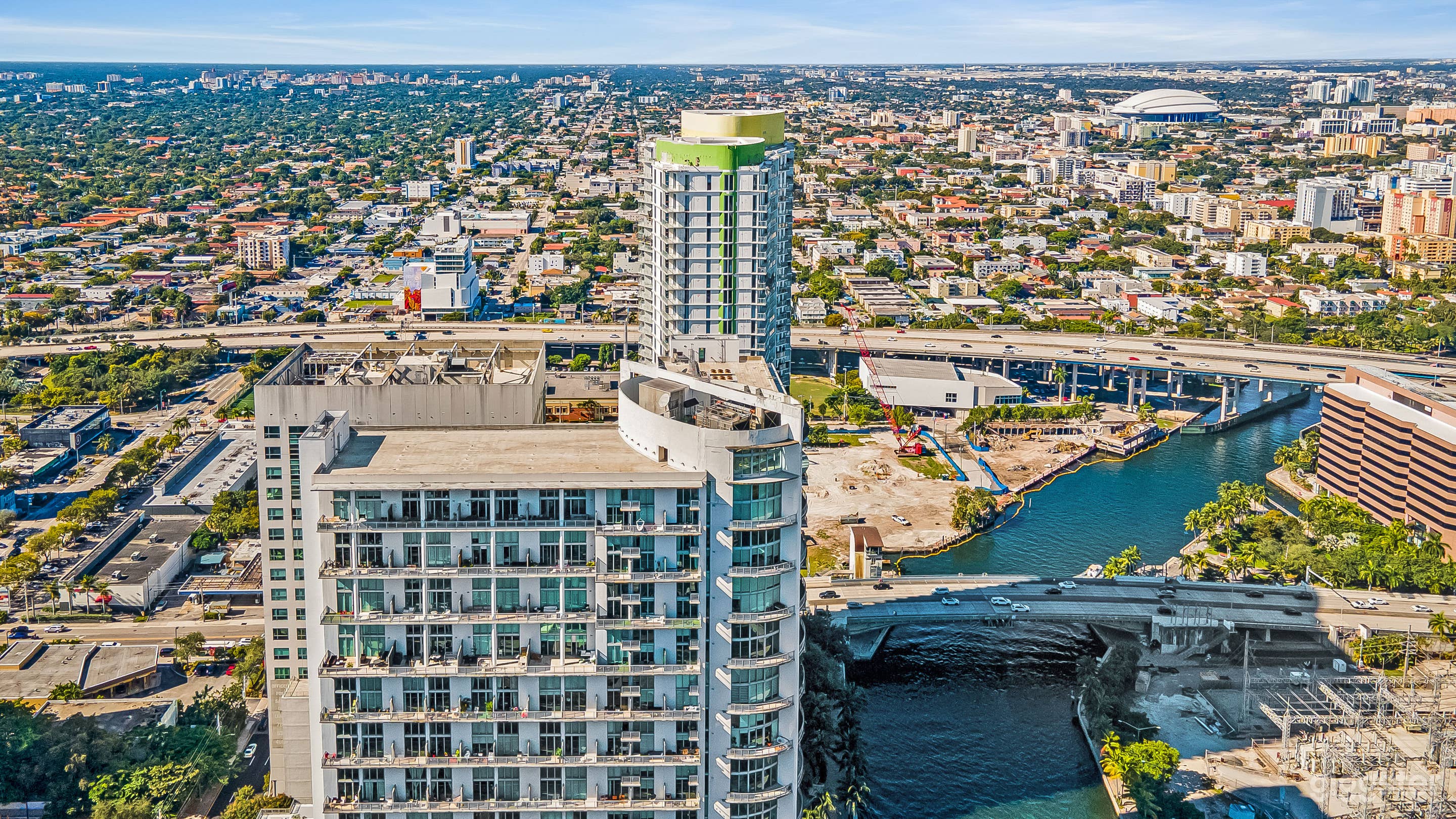 Modern Loft | 2 Balconies | City&amp;River ; Views  Photo 4