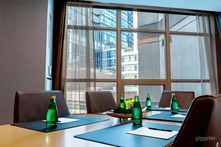  Sala de Reuniones Elegante para hasta 6 Invitados 