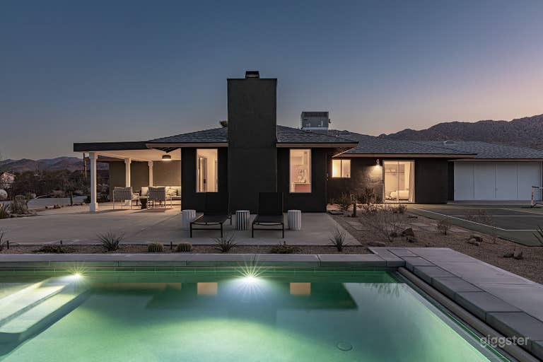  Premier Paddle Club Experience Fire Pit, Hot Tub, Pickleball 