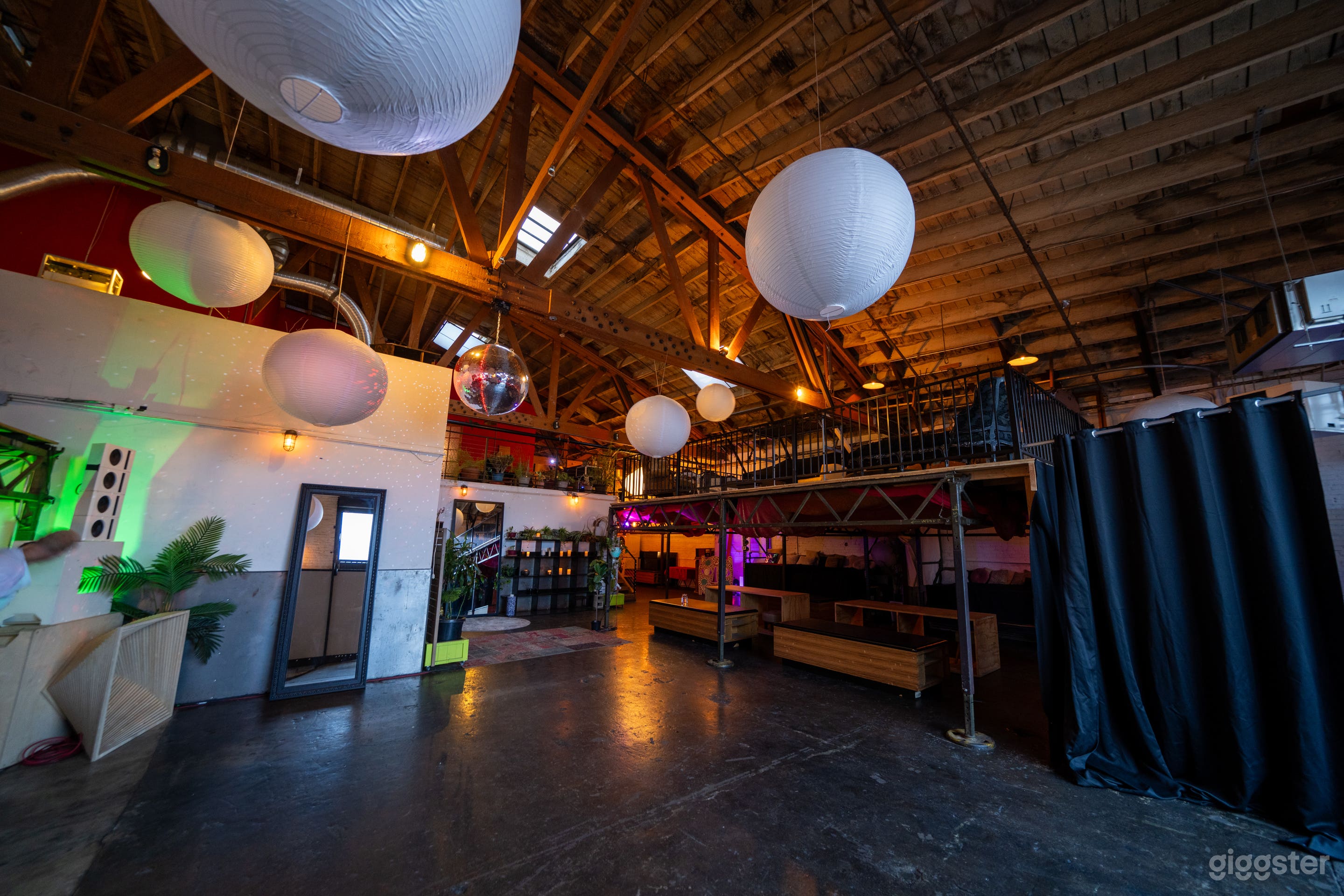 Versatile Arts District Loft for Events &amp; Productions Photo 2