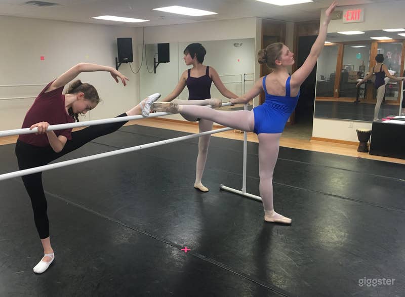 Classic and Contemporary Dance Studio Photo 4