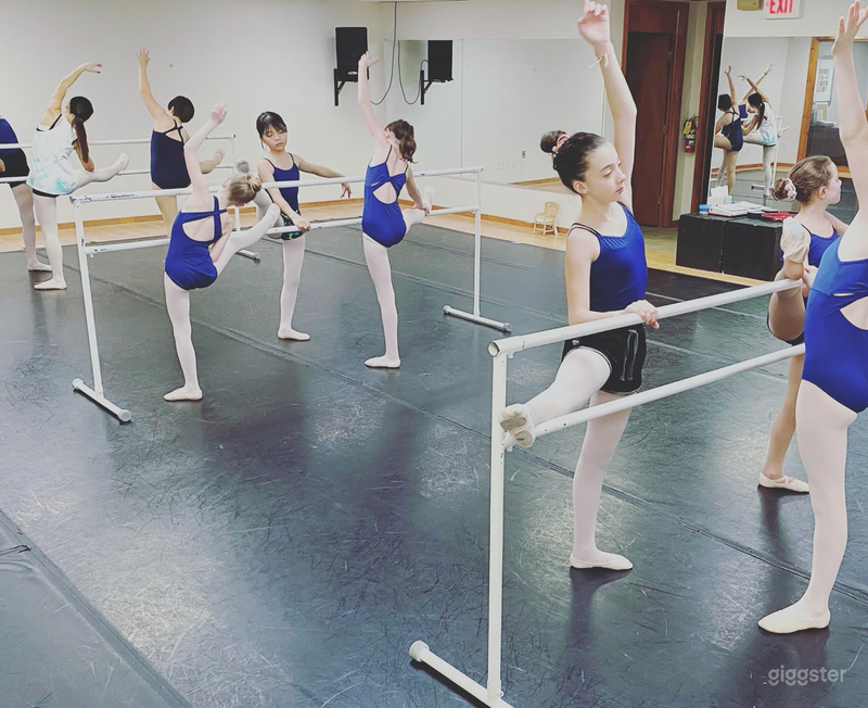 Classic and Contemporary Dance Studio Photo 3