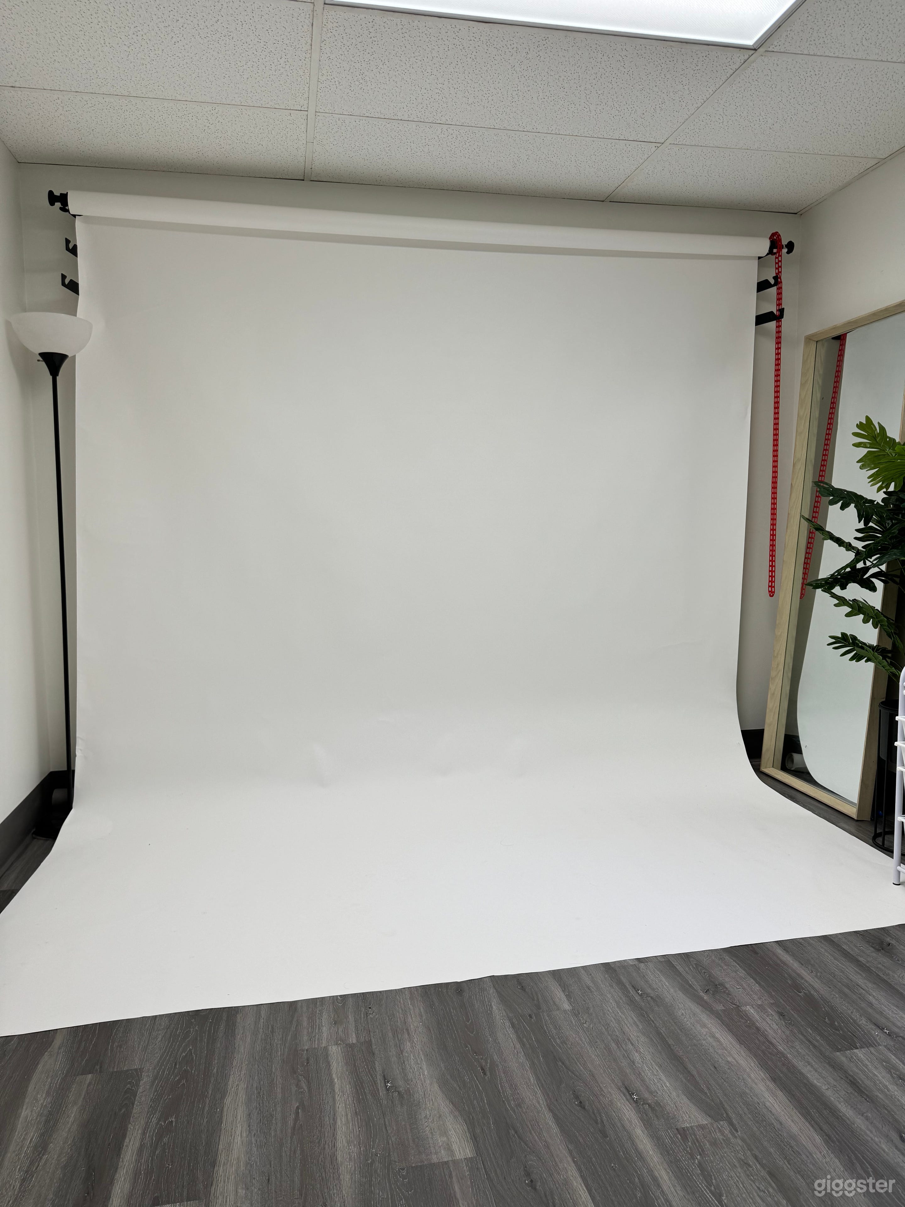 Private Photo/Creator Studio Photo 4