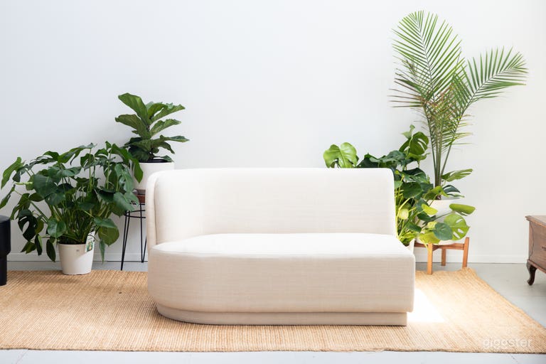  Magazzino Arieggiato Progettato per Ispirare nel Cuore di East Van 