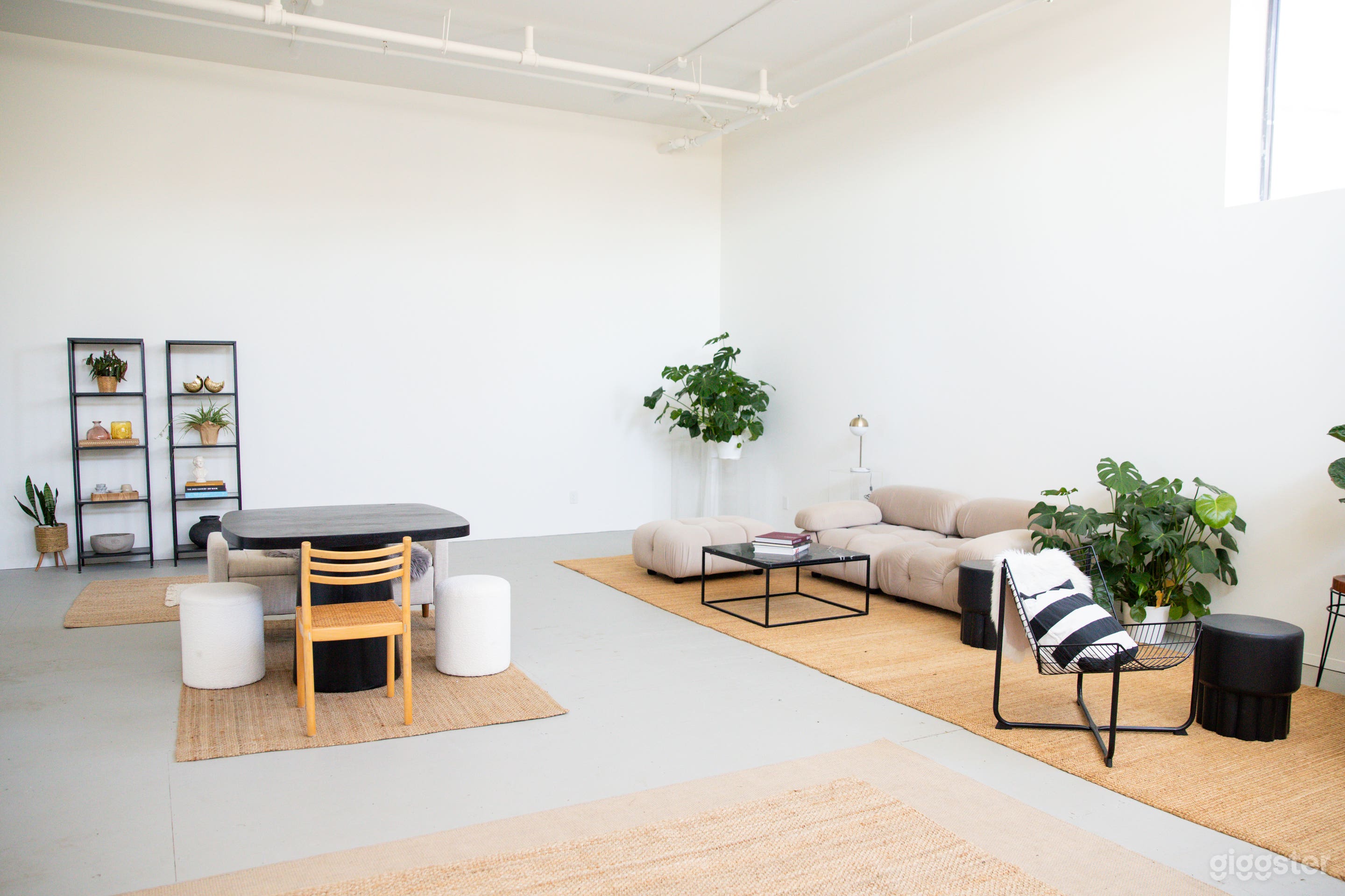 Airy Warehouse Designed to Inspire in the Heart of East Van Photo 3