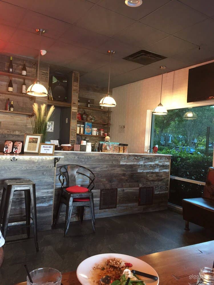  Modern Premier Thai Restaurant in Delray Beach 