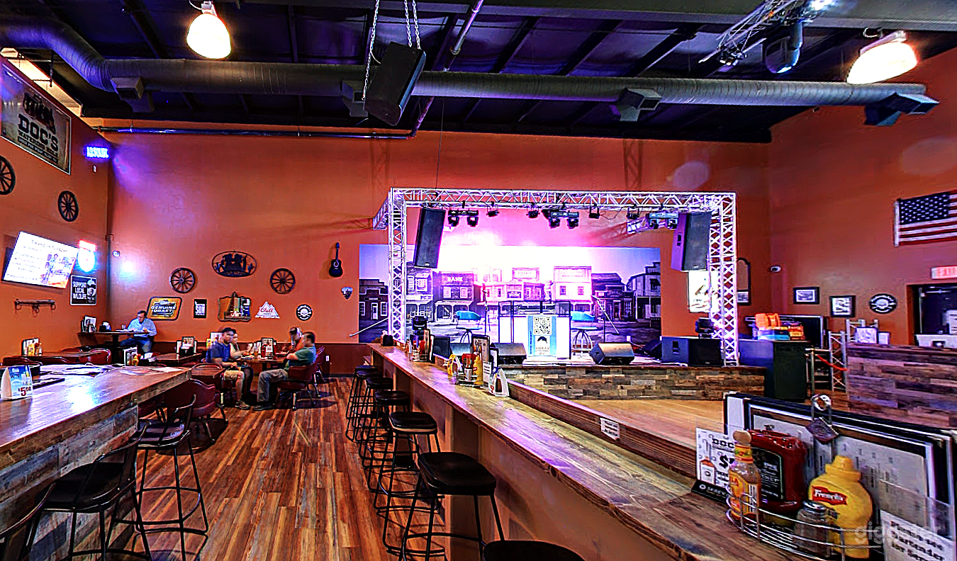 Honktonk Bar with Live Music Stage Photo 1
