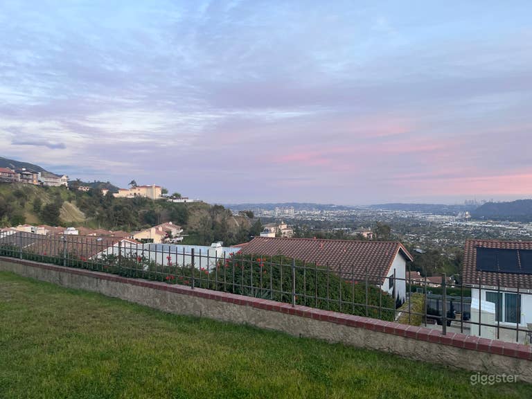  Private Backyard with Stunning View of Los Angeles 