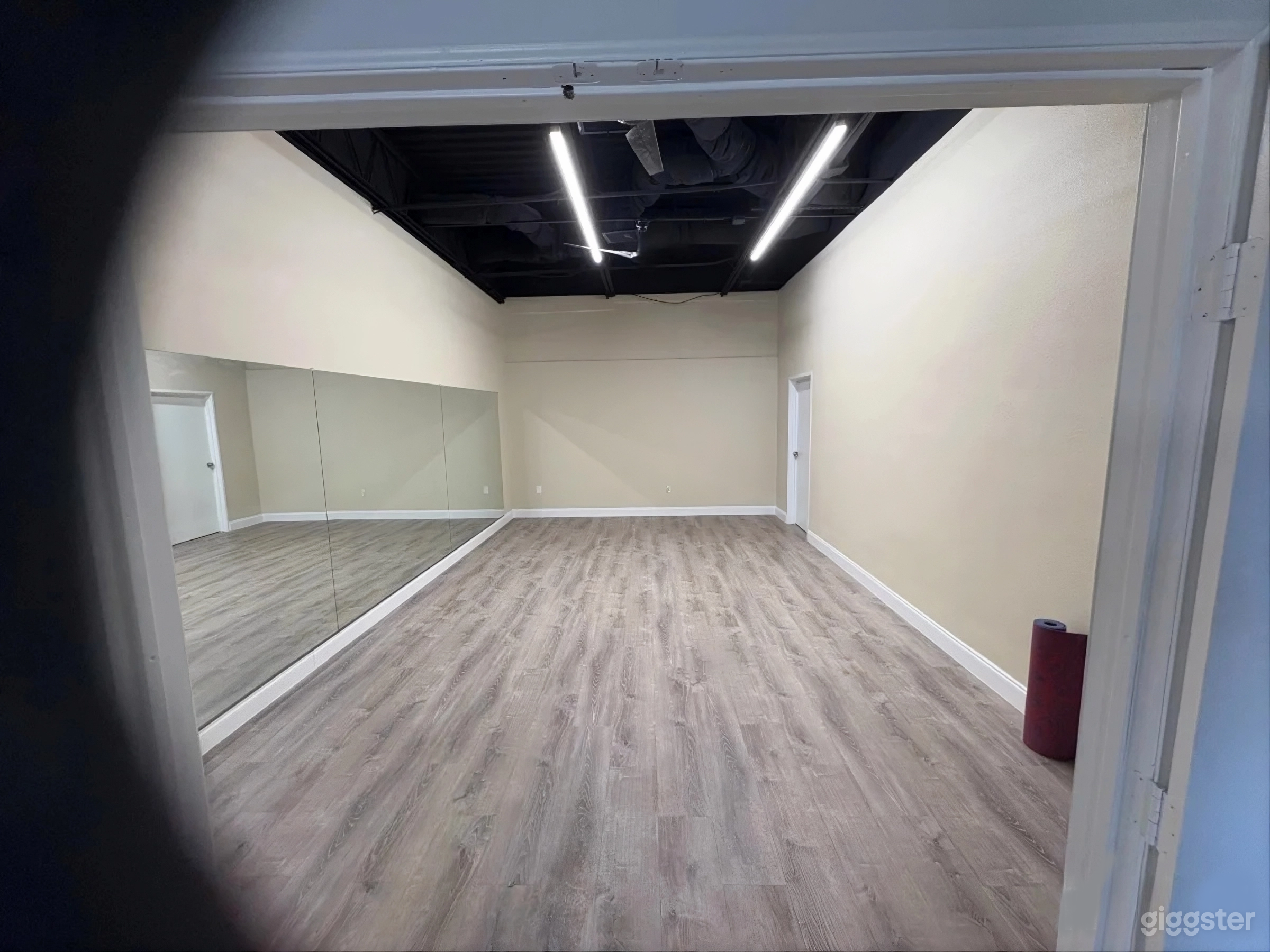 Versatile Studio: Yoga, Dance, Meditation & Shoots Photo 2