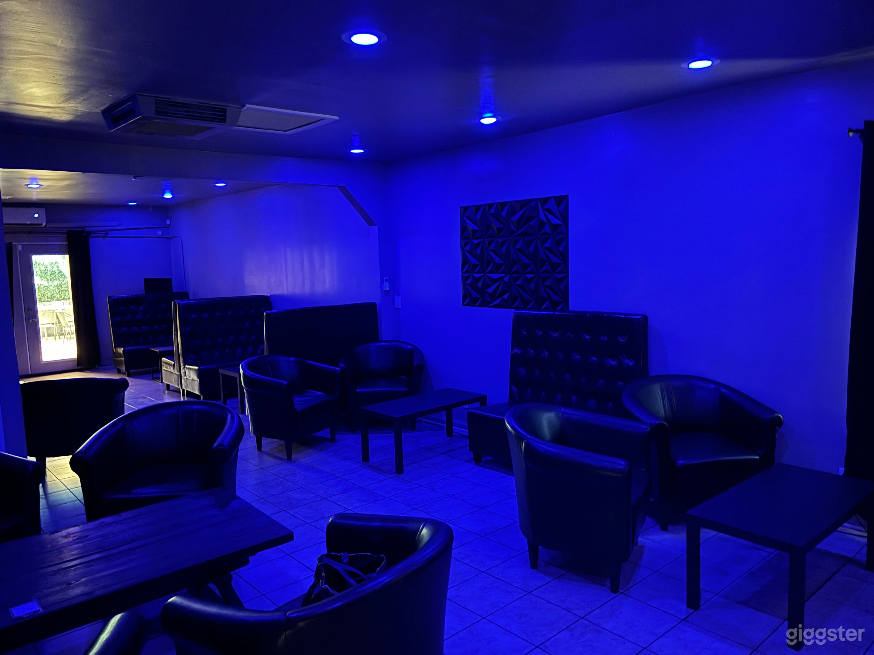 Beach City Lounge Photo 1