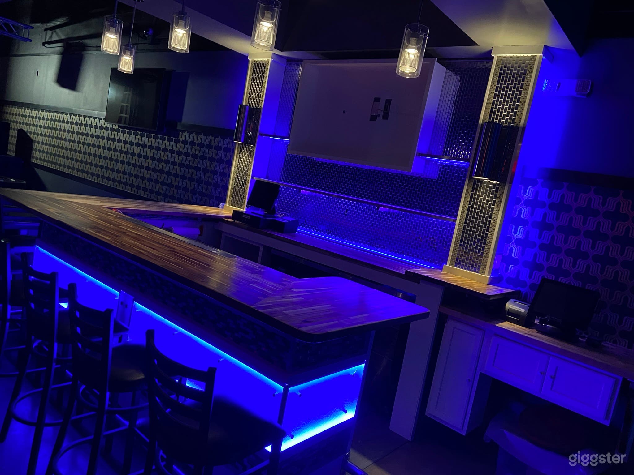 Full service restaurant and Venue Photo 1