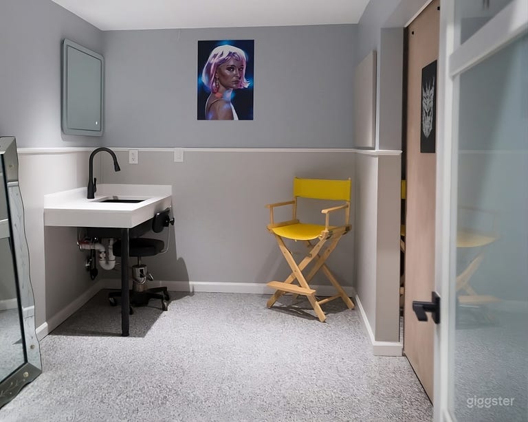  Dressing/Make-up room 