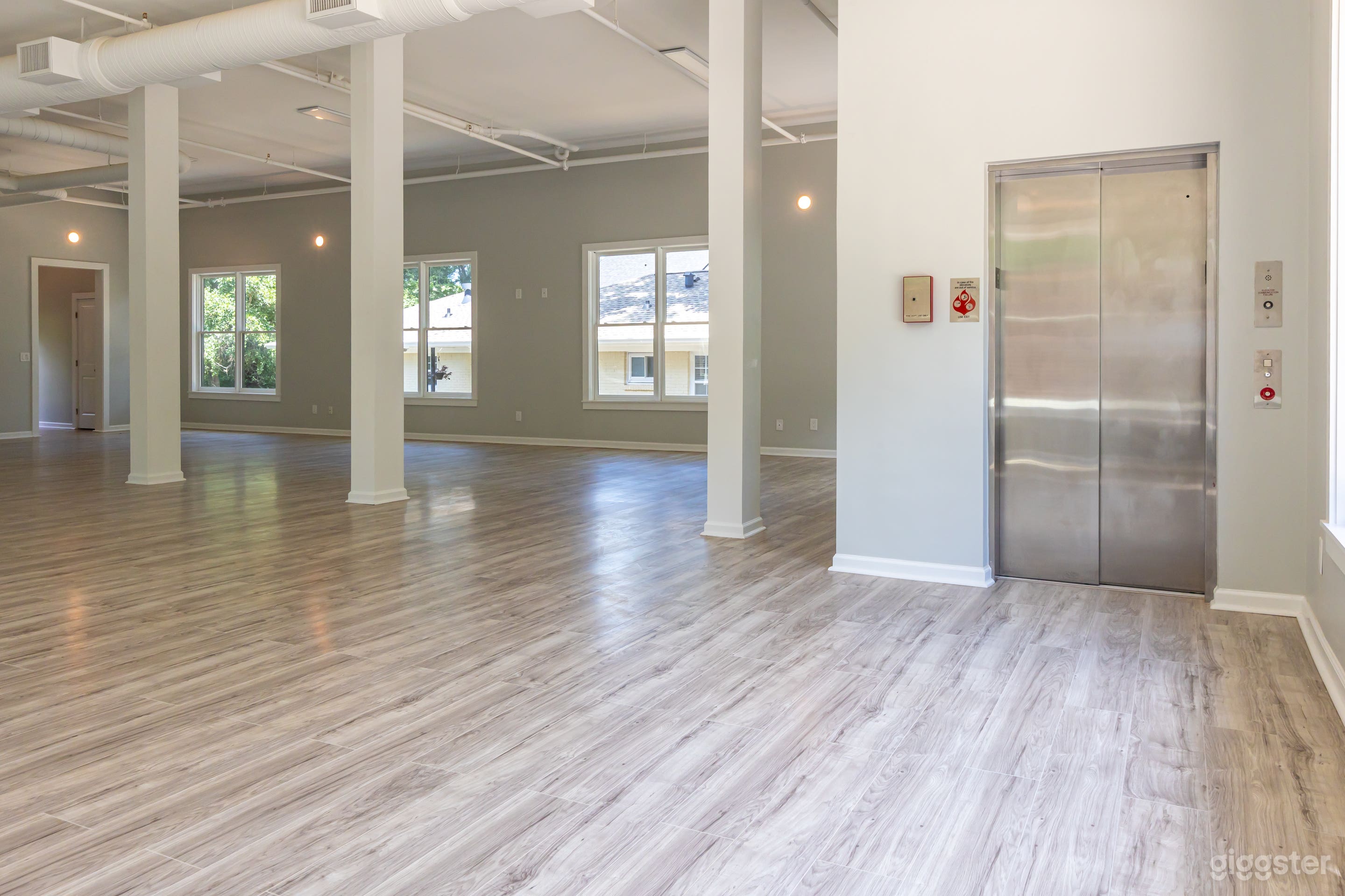 Elevator entrance from ground fllor