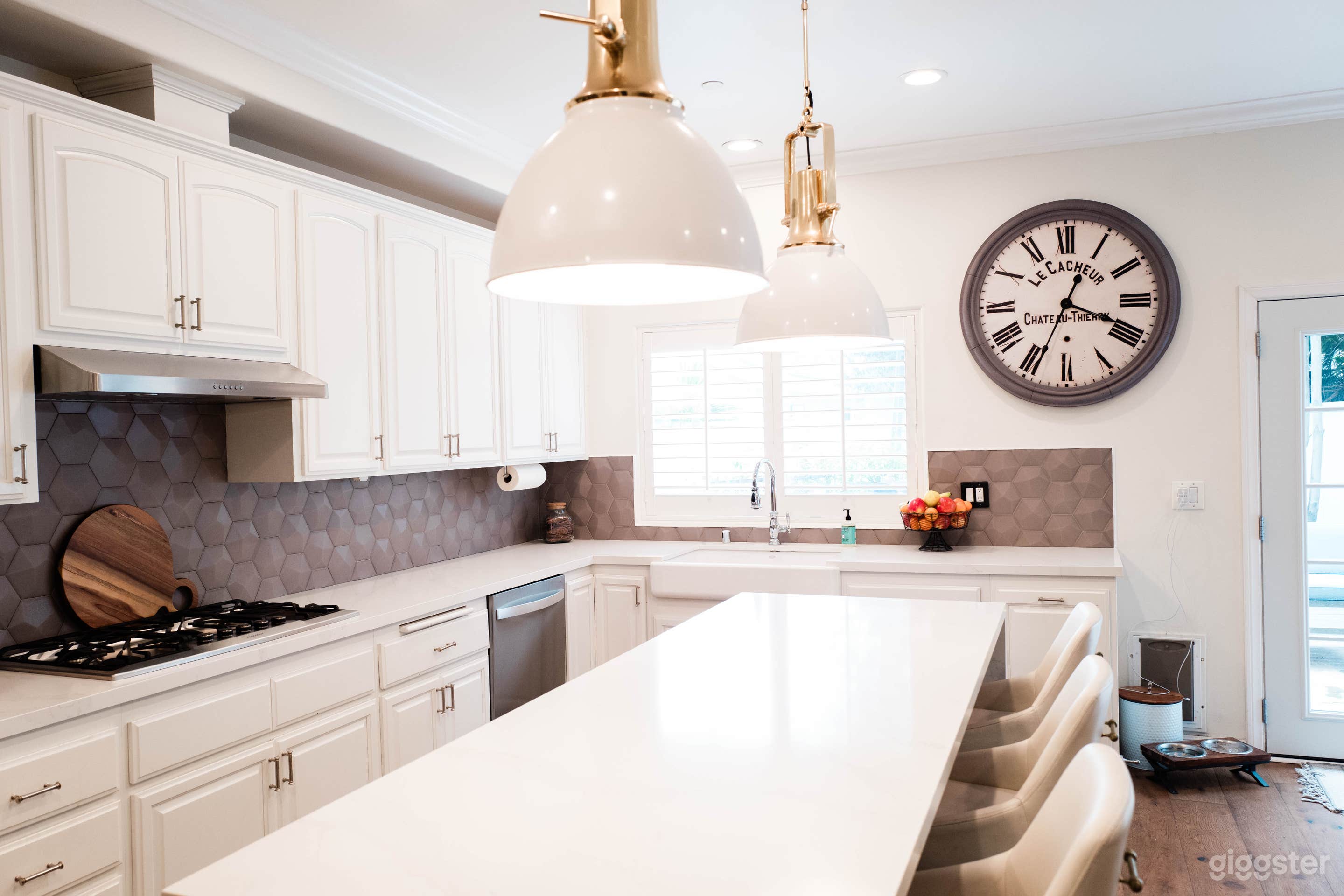 Bright 3-Story Home in Redondo Beach Photo 3