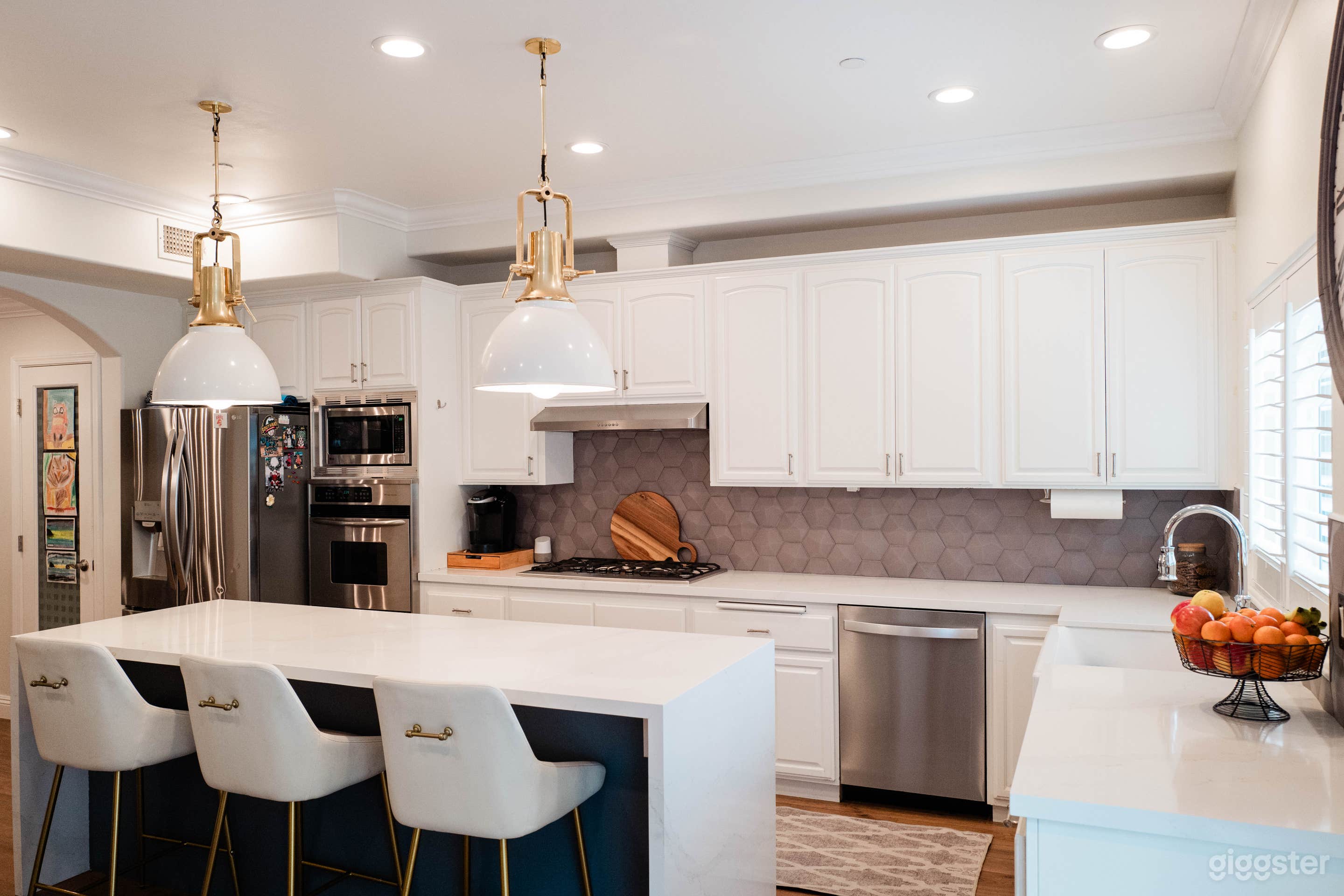 Bright 3-Story Home in Redondo Beach Photo 4