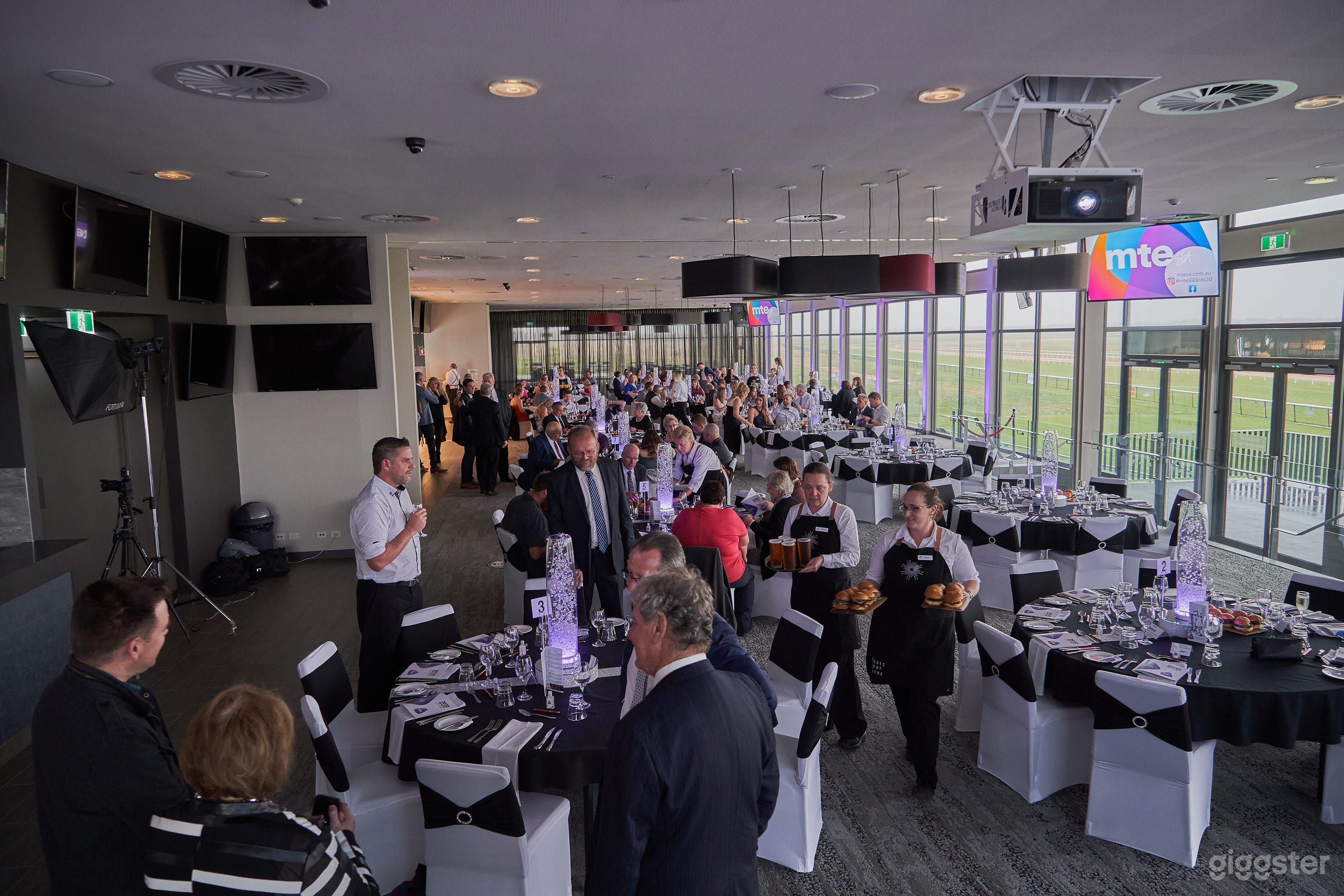 Brinkley Room Photo 3