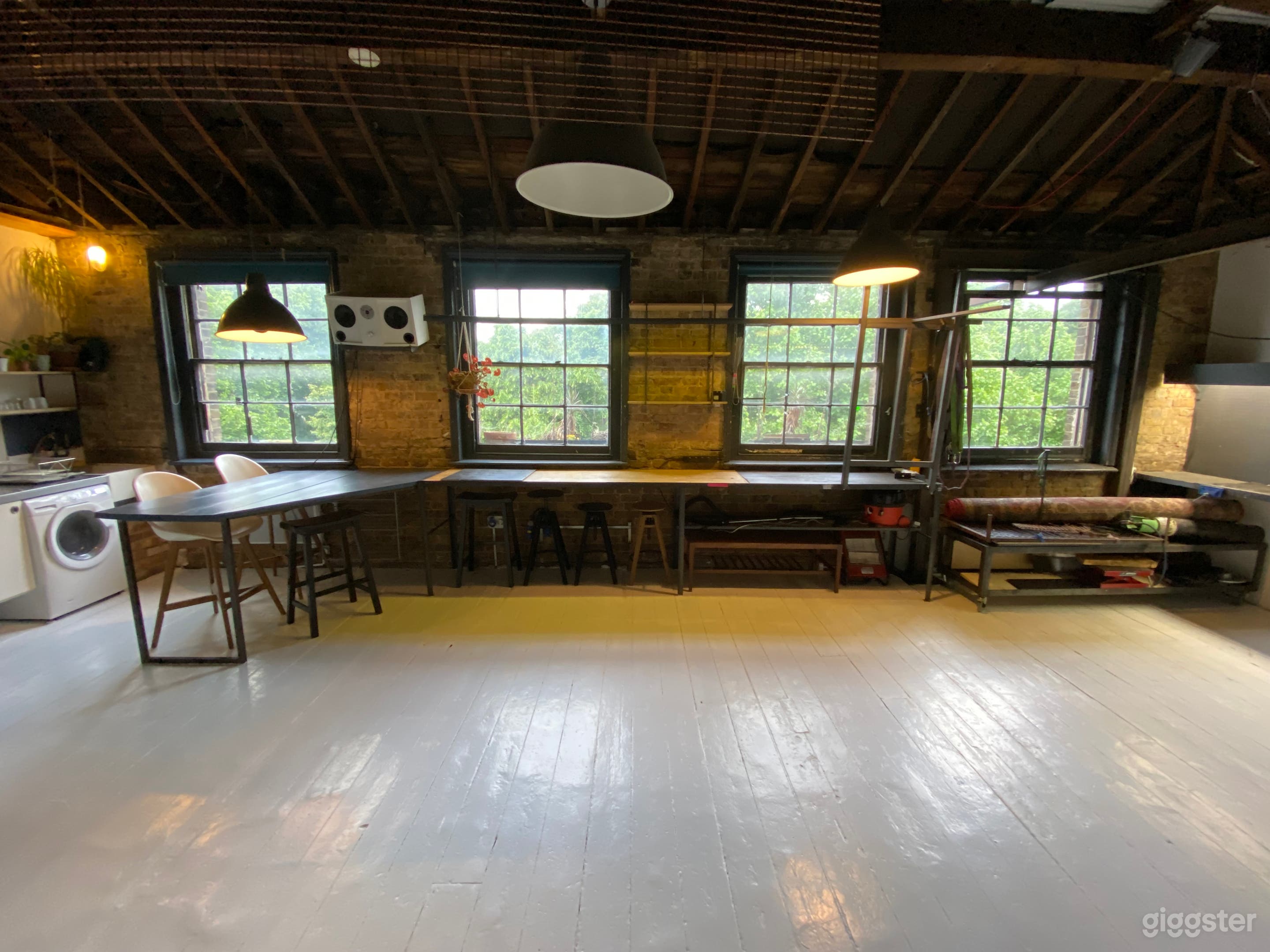 Industrial Loft Space / Apartment Photo 1