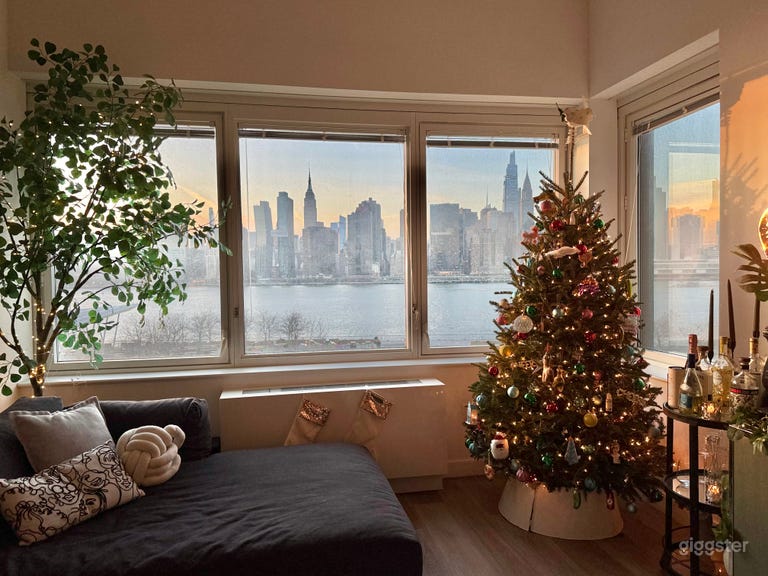  Prime NYC Skyline + Water View in Contemporary Apt 
