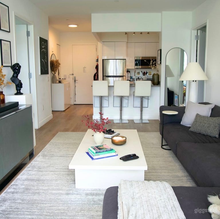  Prime NYC Skyline + Water View in Contemporary Apt 