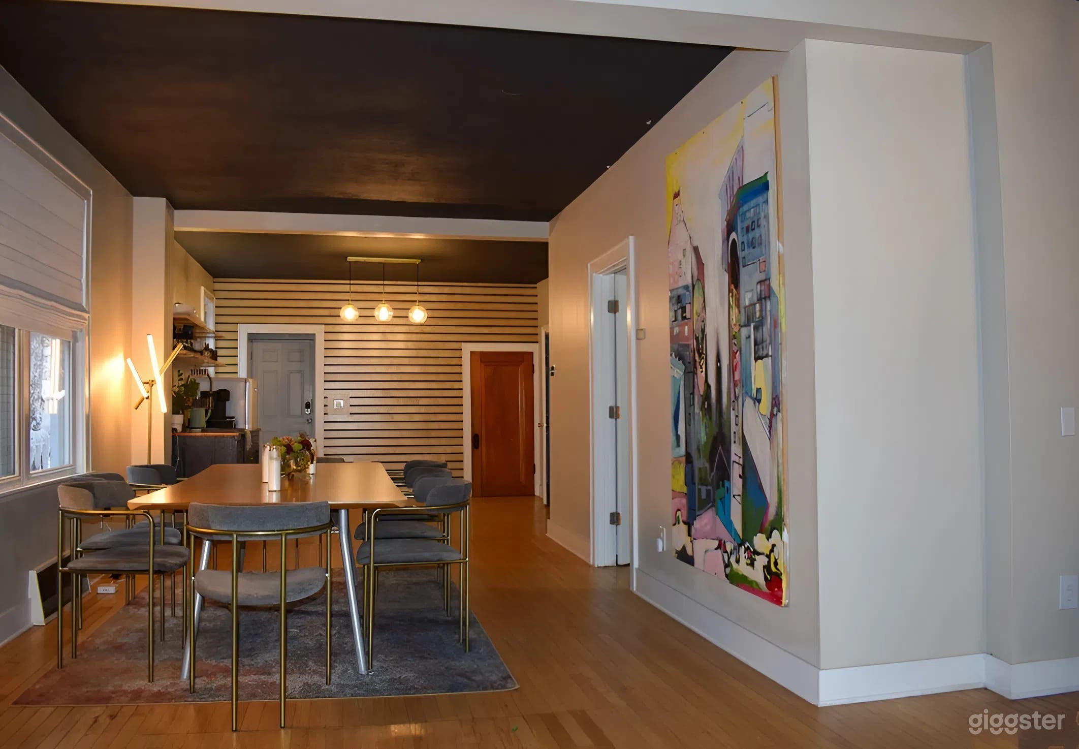 Bright Two-Level Creative Workspace for Teams & Retreats Photo 2