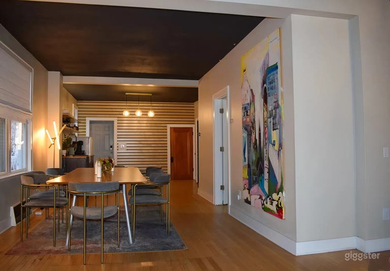  Bright Two-Level Creative Workspace for Teams & Retreats 