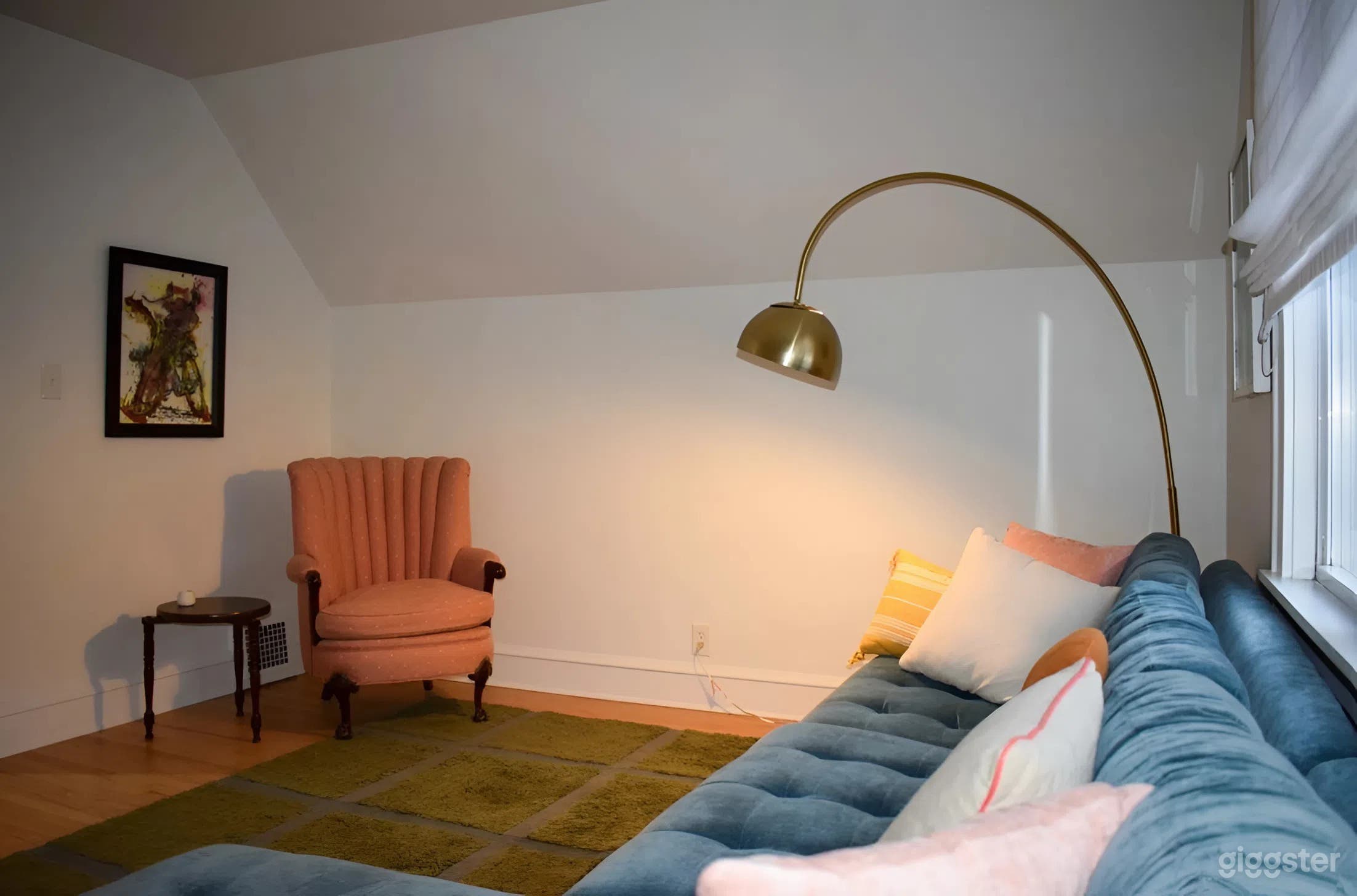 Bright Two-Level Creative Workspace for Teams & Retreats Photo 4