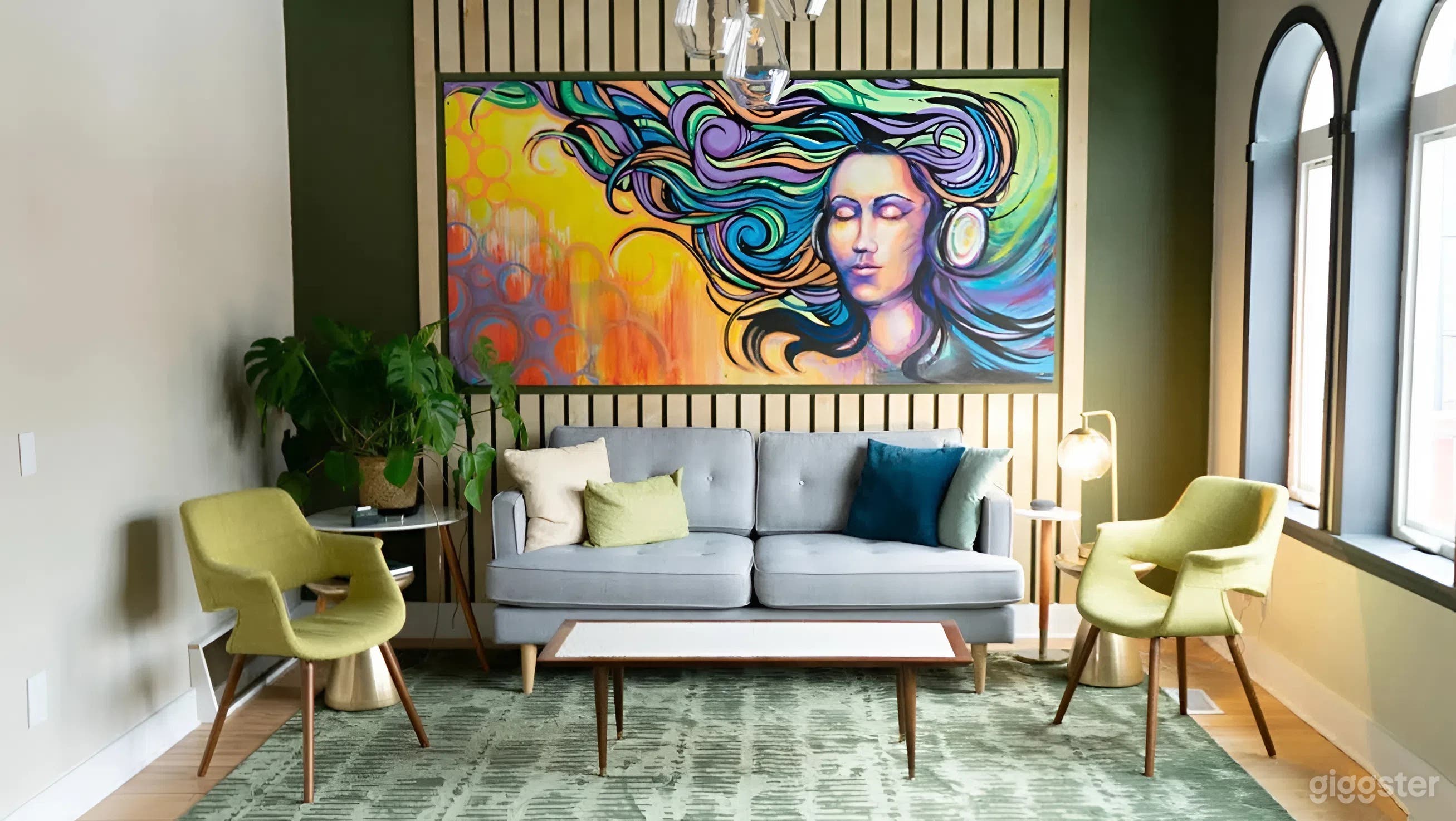 Bright Two-Level Creative Workspace for Teams & Retreats Photo 1