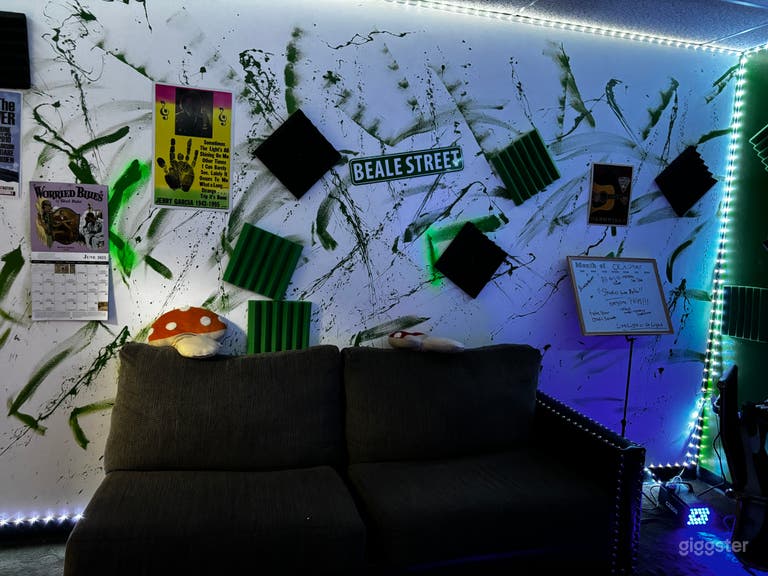  Quiet  media studio in the Atlanta area 